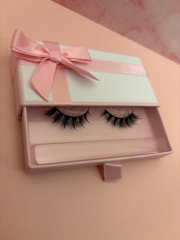 Introducing Coowella: The Lash Strip Inspired by Bold Beauty